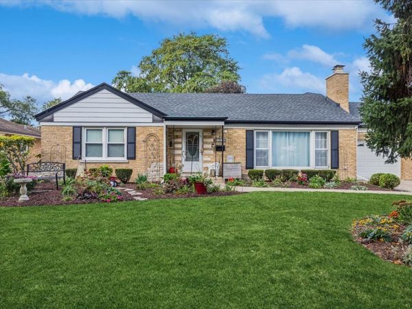 1430 Hoffman Avenue, Park Ridge, IL 60068