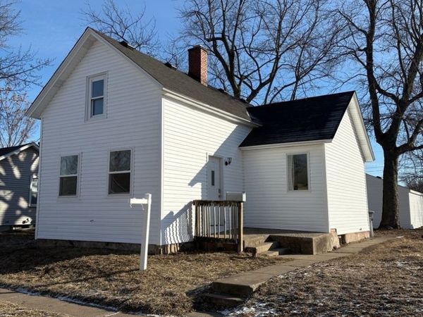 819 5th Street, Rock Island, IL 61201