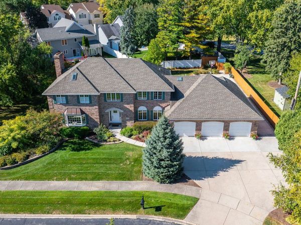 1165 Dickens Avenue, Naperville, IL 60563