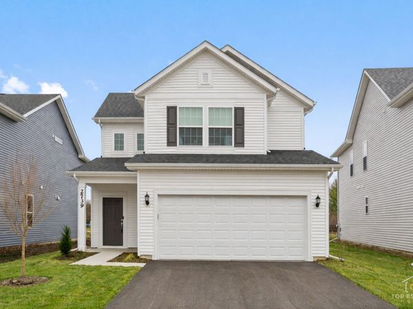 2739 Lawlor Lane, Naperville, IL 60564