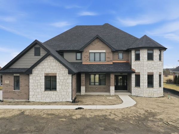 8620 Pine Ridge Drive, Frankfort, IL 60423