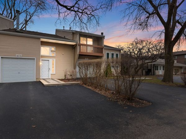 1678 Cove Court, Naperville, IL 60565