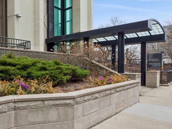 6007 N Sheridan Road, Unit 15B, Chicago, IL 60660