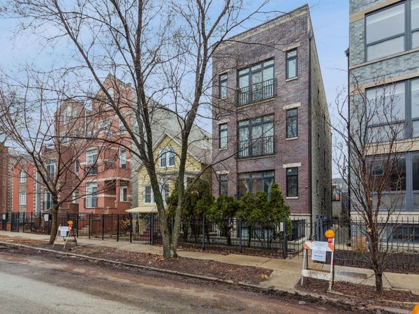 2846 N Damen Avenue, Unit 3, Chicago, IL 60618