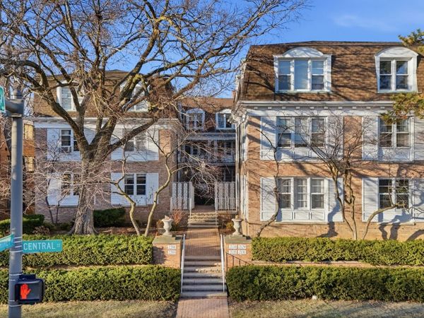 2201 Central Street, Unit 3N, Evanston, IL 60201