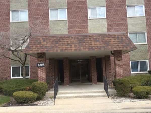 1025 S Fernandez Avenue, Unit 4M, Arlington Heights, IL 60005