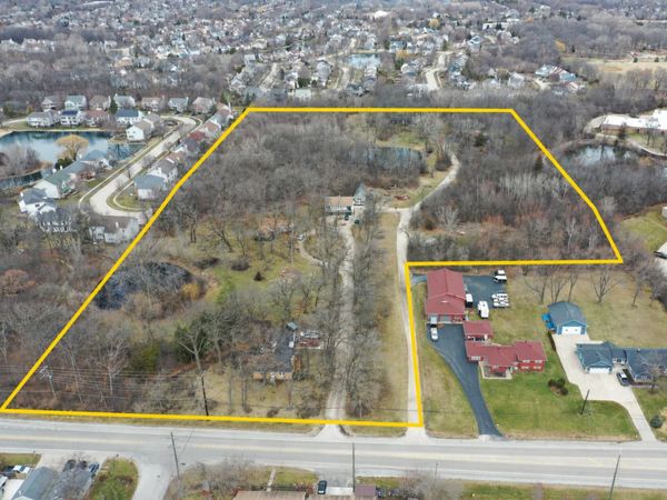 18238 W Gages Lake Road, Grayslake, IL 60030