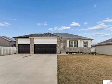 8022 N 159th Avenue, Bennington, NE 68007