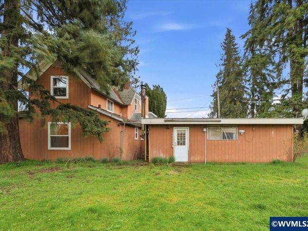 130 C St, Scotts Mills, OR 97375