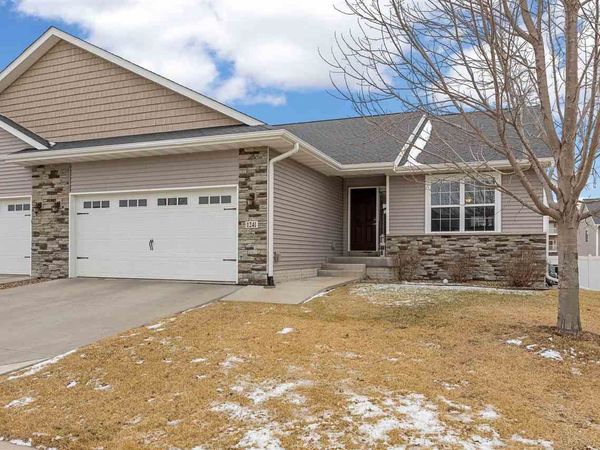 1241 Twin Leaf, Tiffin, IA 52340