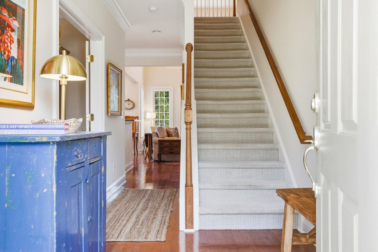 42 Courtyard Circle Photo 10