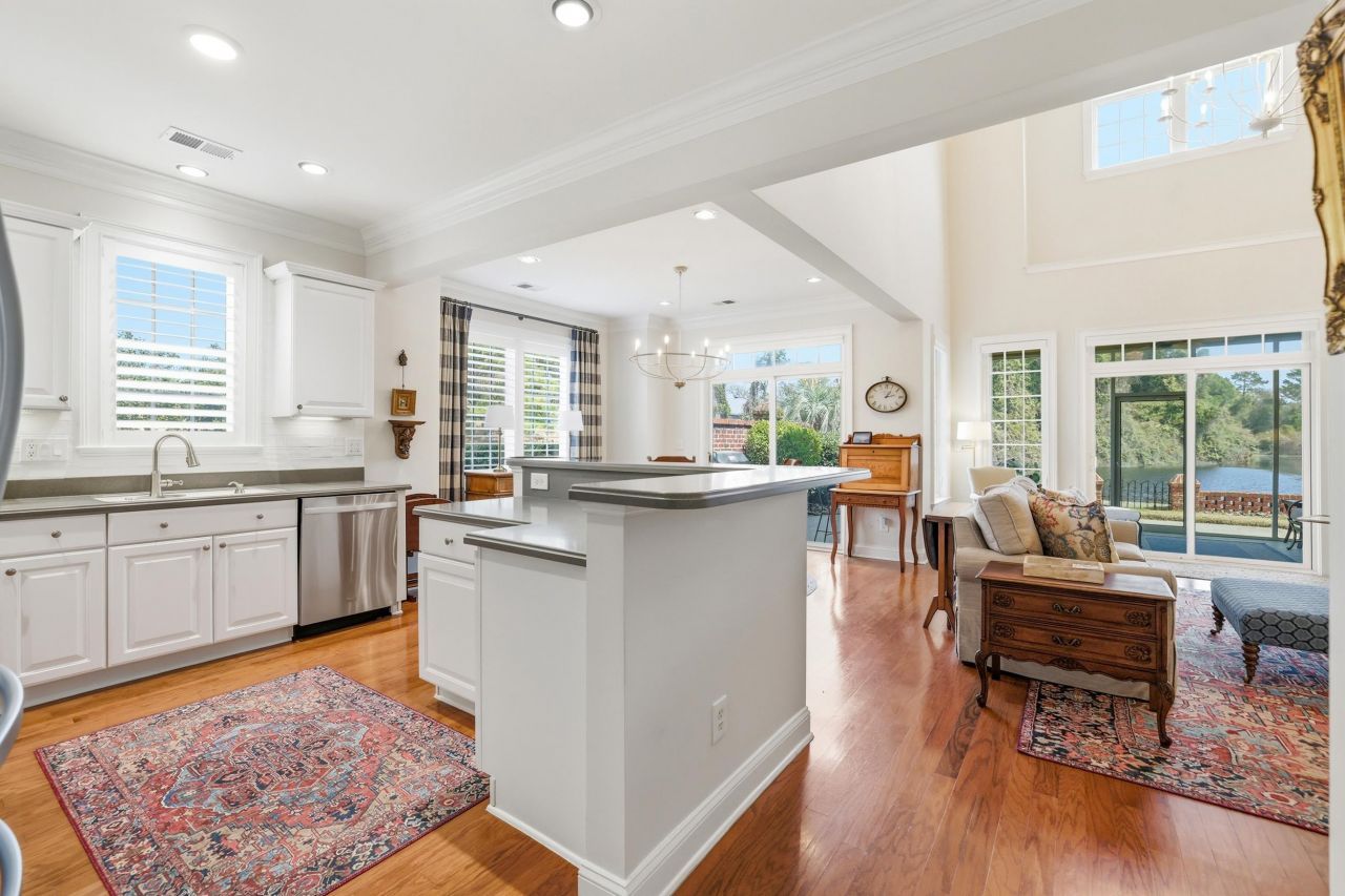 42 Courtyard Circle Photo 15