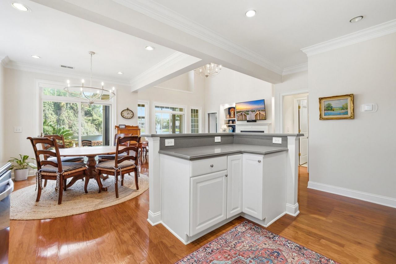 42 Courtyard Circle Photo 17