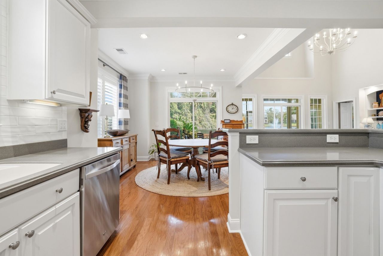 42 Courtyard Circle Photo 18