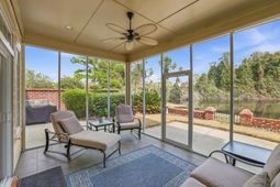 42 Courtyard Circle photo 4