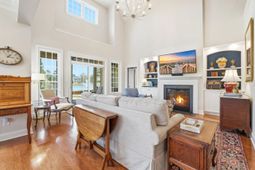 42 Courtyard Circle photo 4