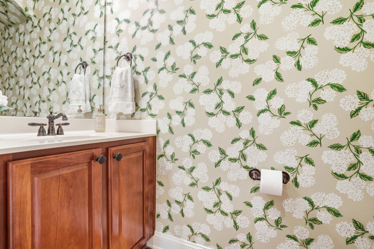 42 Courtyard Circle Photo 25