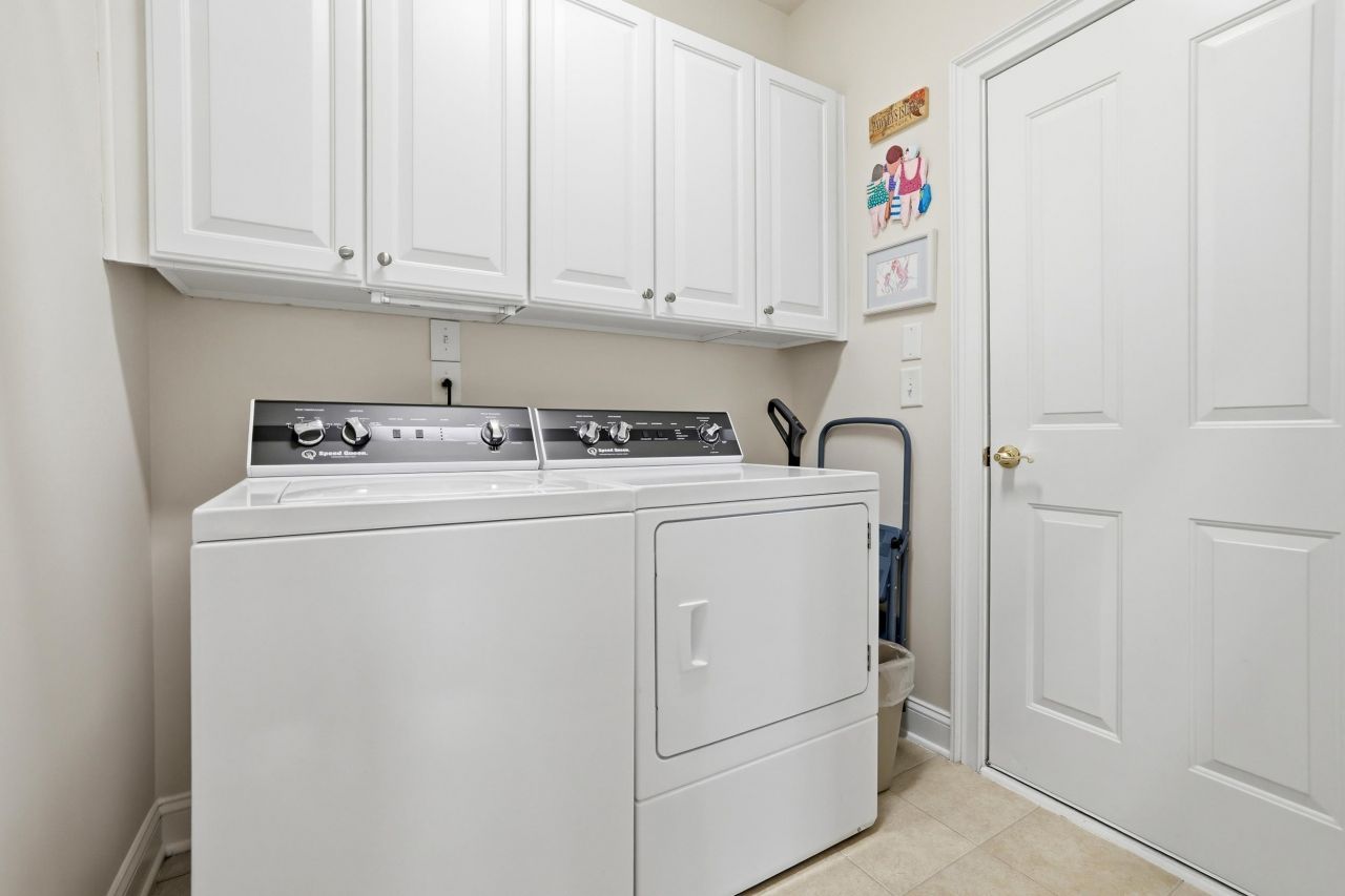 42 Courtyard Circle Photo 26