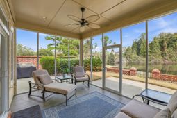 42 Courtyard Circle photo 4