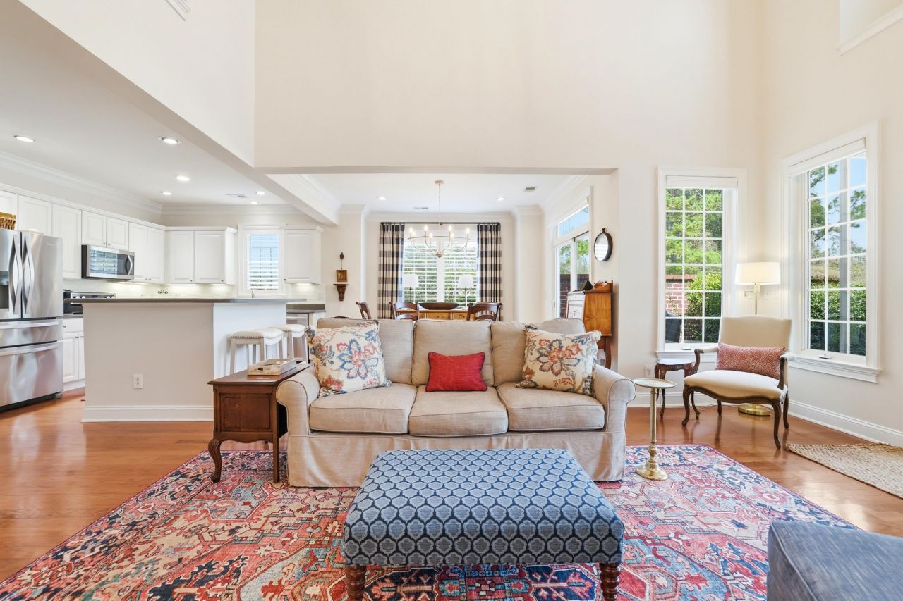 42 Courtyard Circle Photo 32