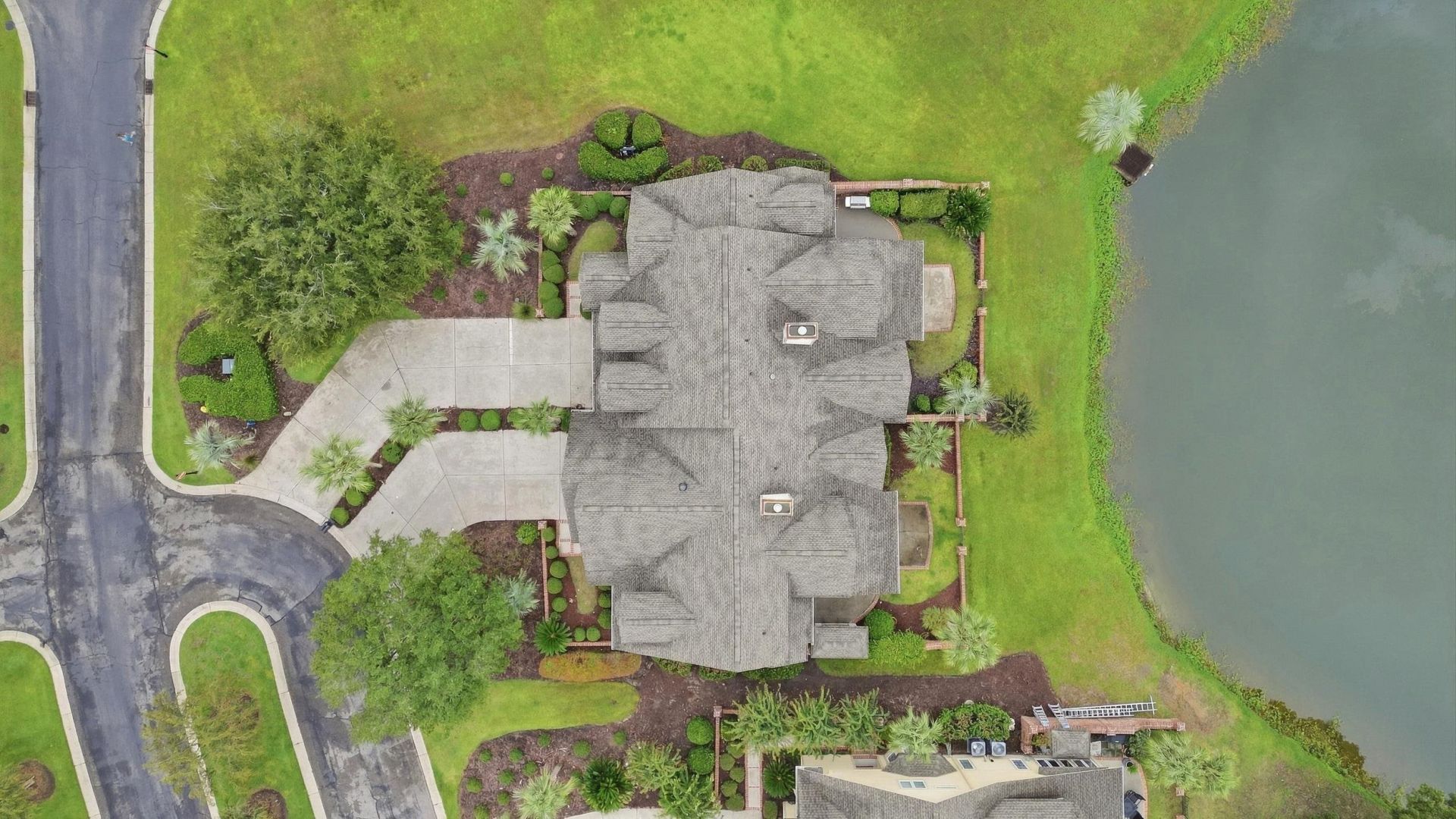 42 Courtyard Circle Photo 34