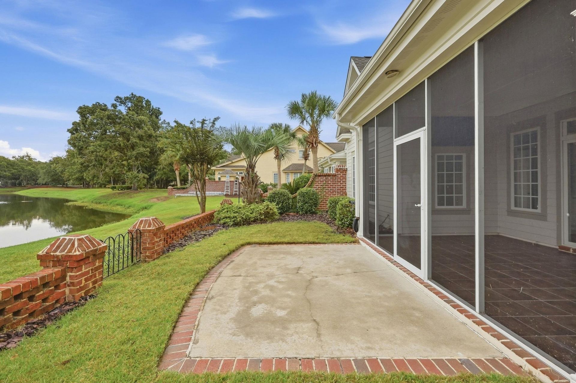 42 Courtyard Circle Photo 39