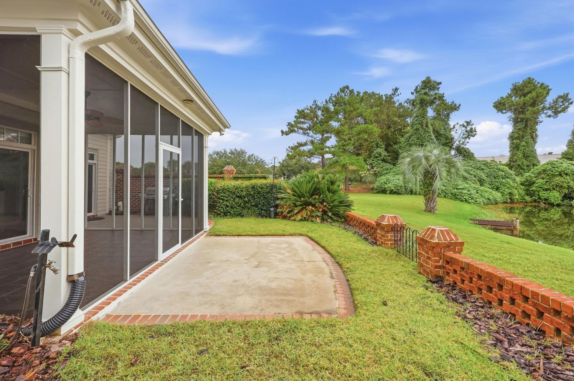 42 Courtyard Circle Photo 40