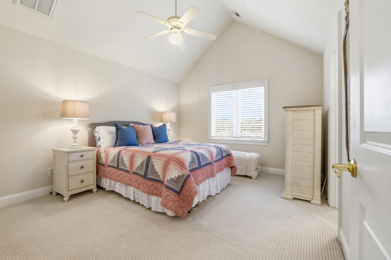 42 Courtyard Circle Photo 41