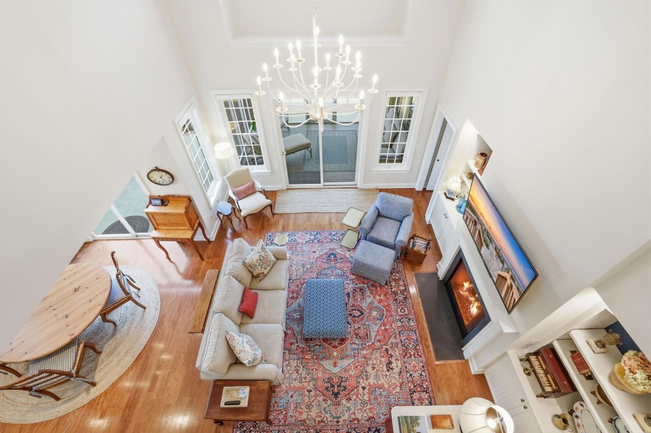 42 Courtyard Circle Photo 45