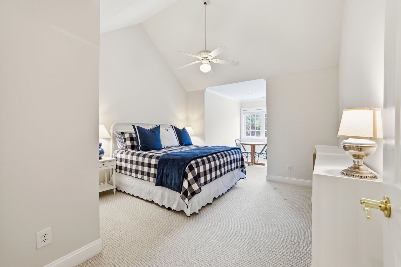 42 Courtyard Circle Photo 46