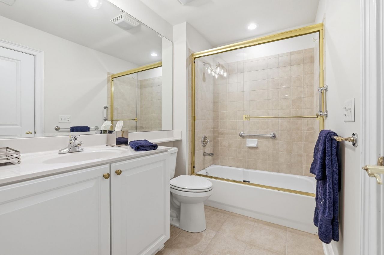 42 Courtyard Circle Photo 48