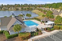 42 Courtyard Circle photo 4