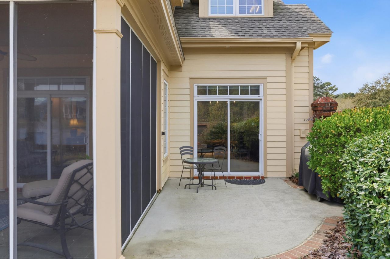 42 Courtyard Circle Photo 51