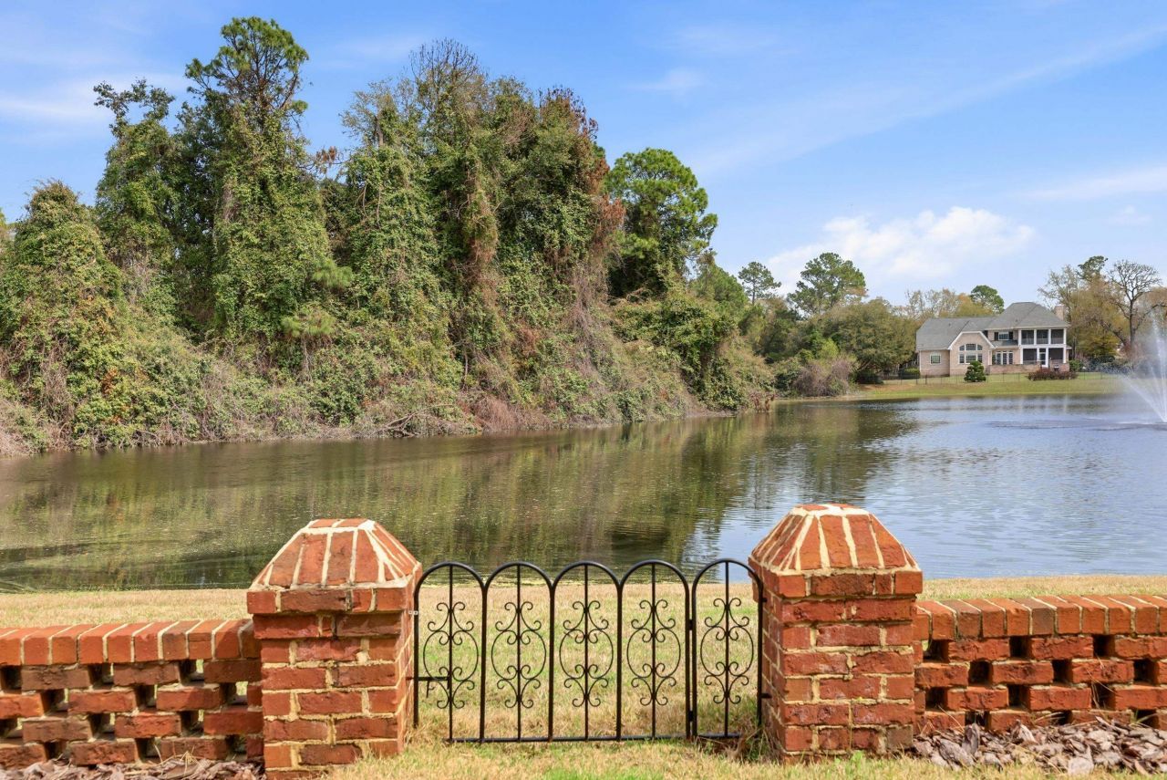 42 Courtyard Circle Photo 57