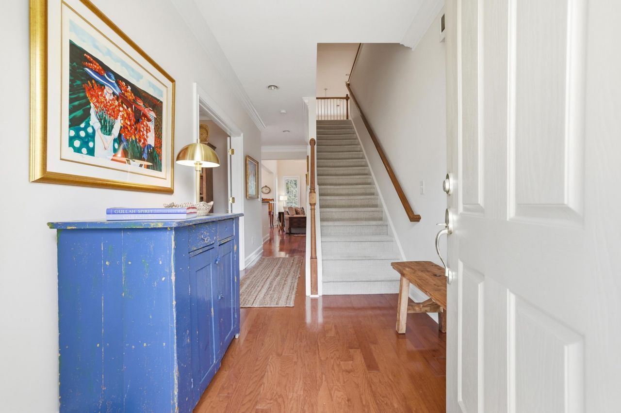 42 Courtyard Circle Photo 9