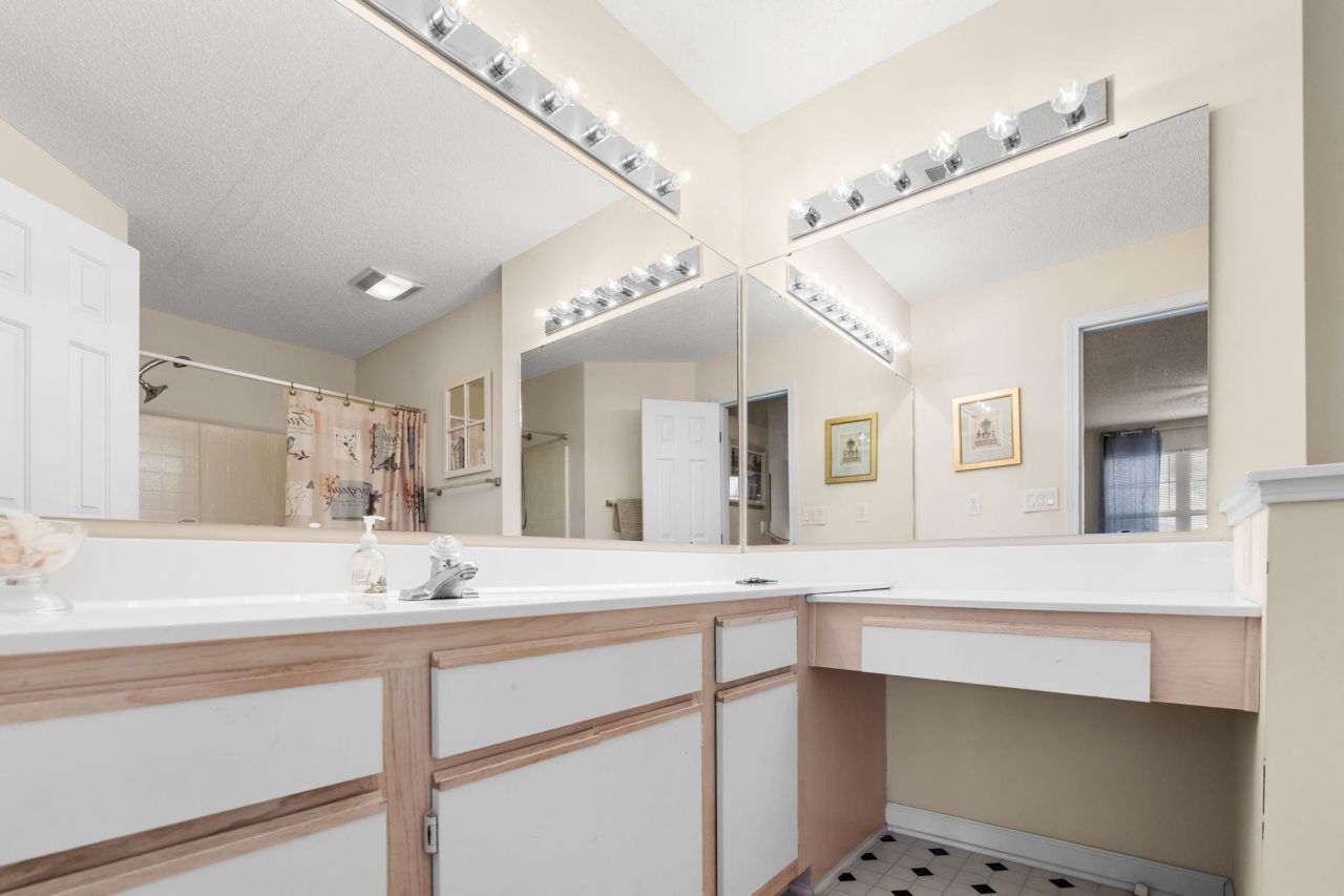 5000 Windsor Green Way Photo 19