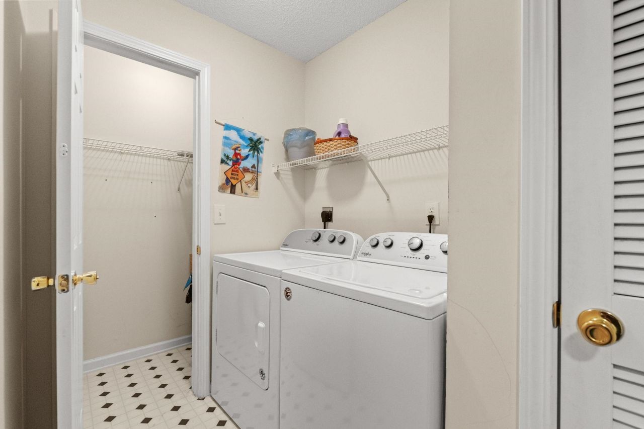 5000 Windsor Green Way Photo 24