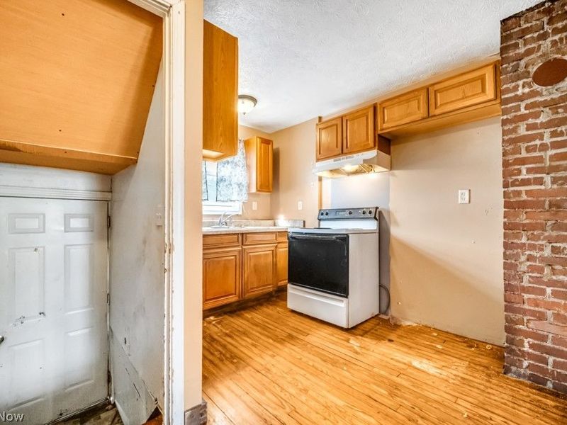 604 Walton Street, Ravenna, OH 44266 Photo 6