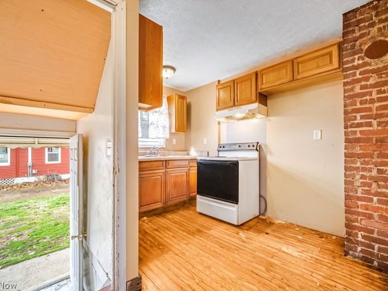 604 Walton Street, Ravenna, OH 44266 Photo 7