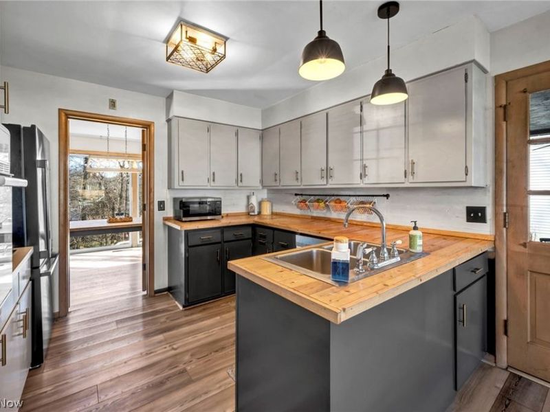 1332 Shanabrook Drive, Akron, OH 44313 Photo 11