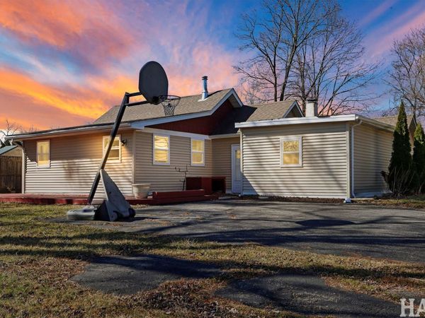 42522 N Lake Avenue, Antioch, IL 60002