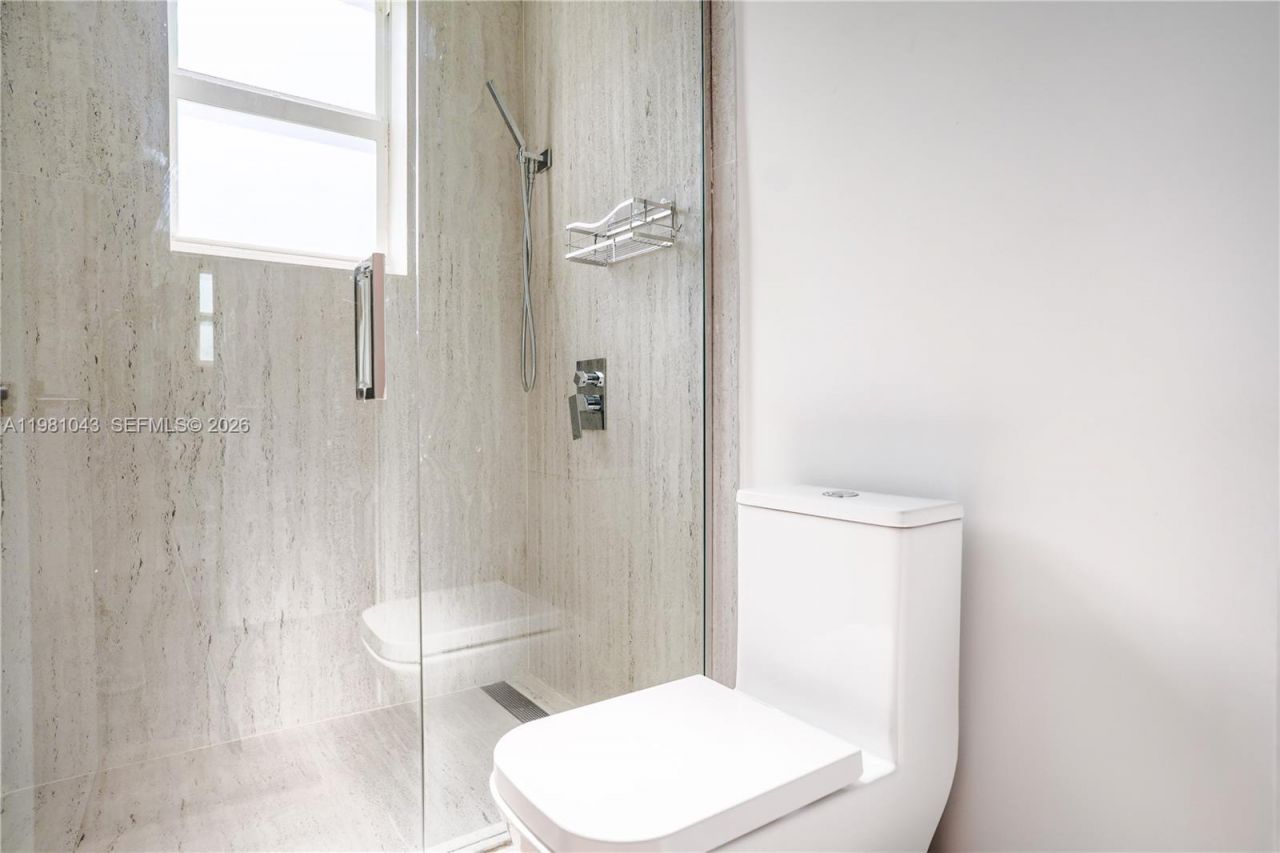 136 NE 46th St , Unit 3, Miami, FL 33137 Photo