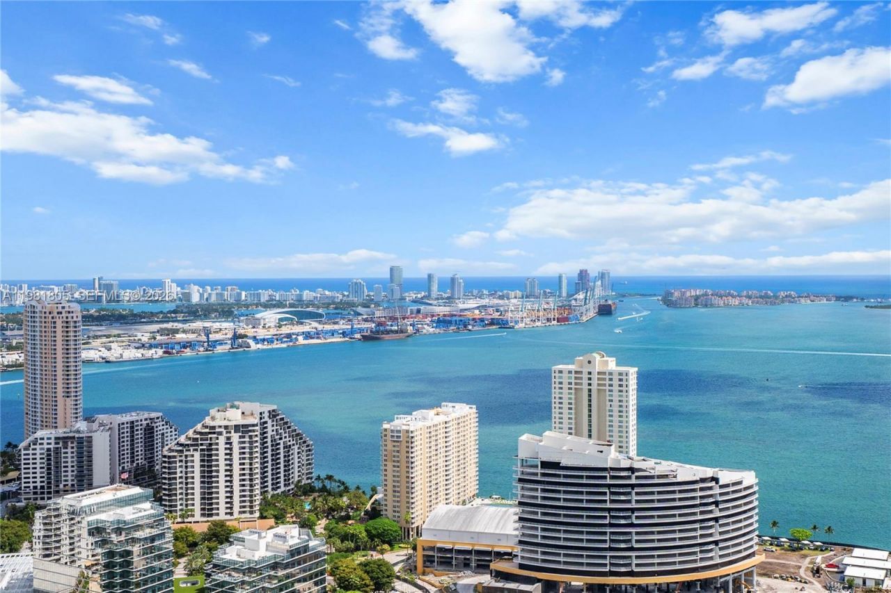 950 Brickell Bay Dr , Unit 4710, Miami, FL 33131 Photo