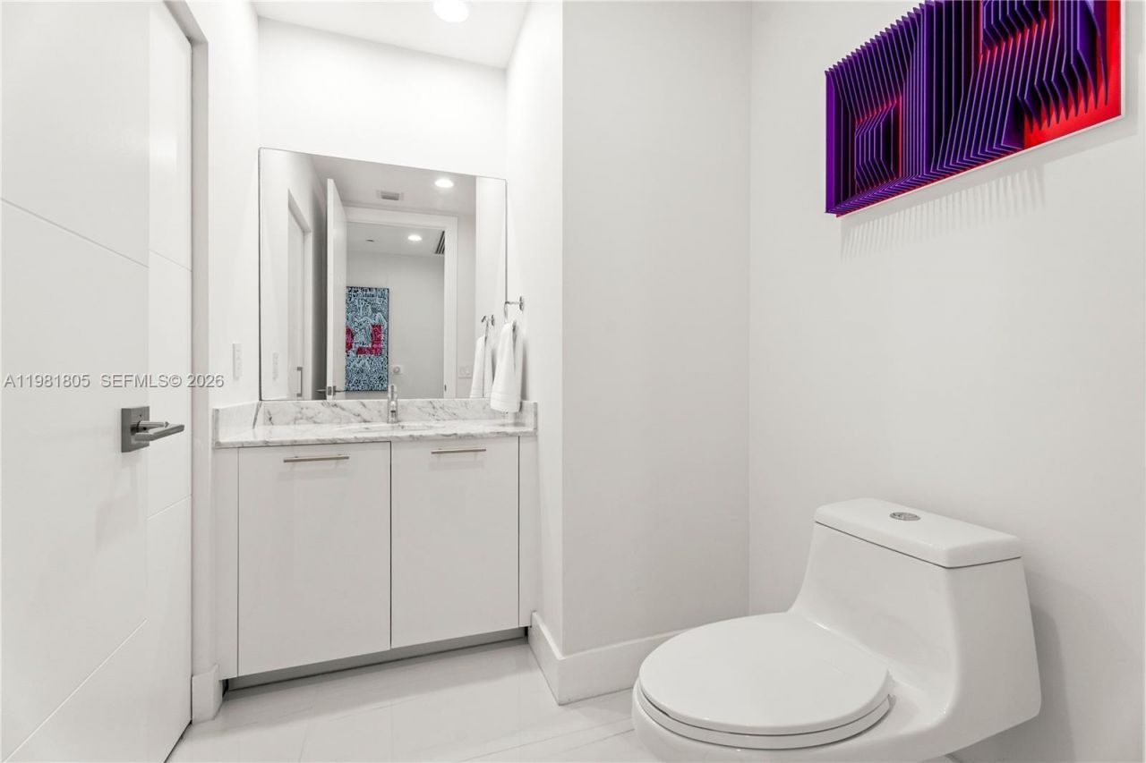 950 Brickell Bay Dr , Unit 4710, Miami, FL 33131 Photo