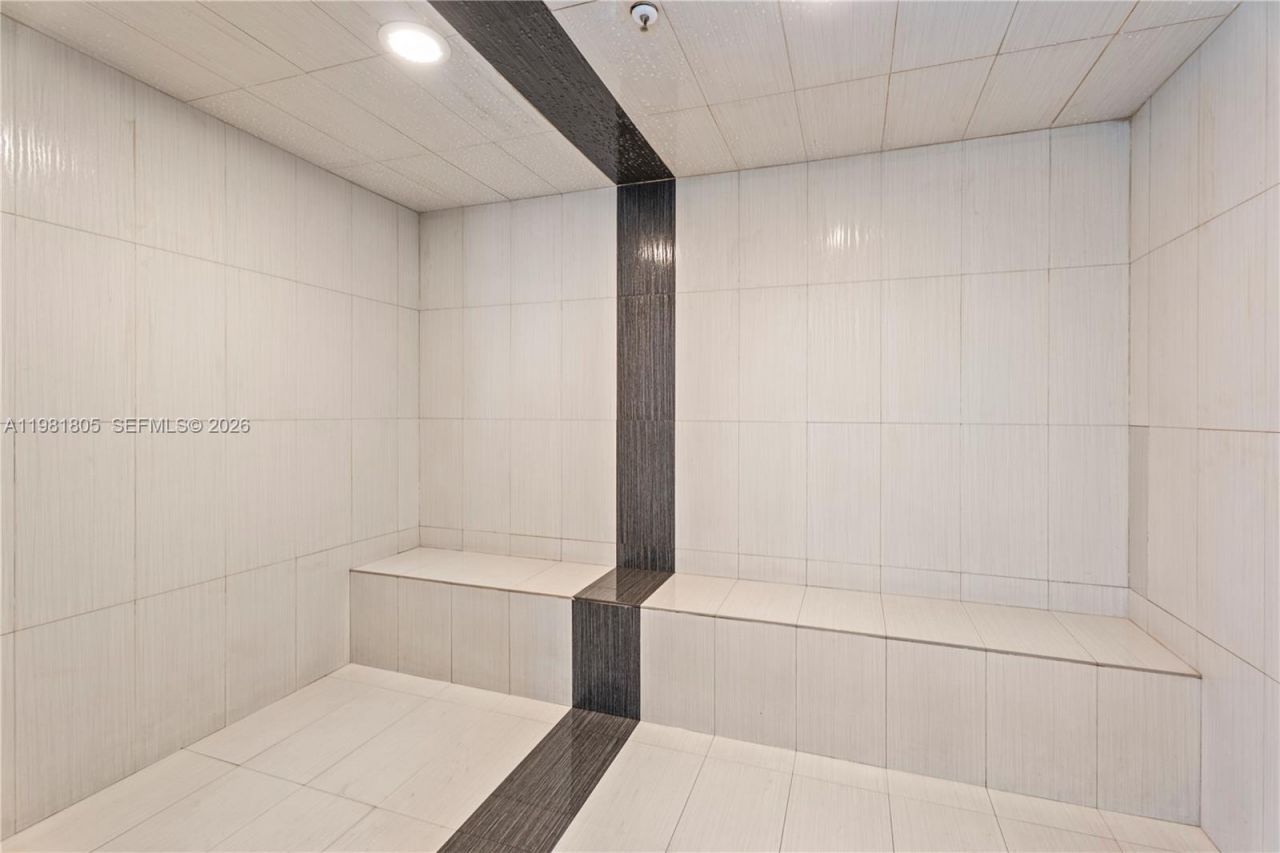 950 Brickell Bay Dr , Unit 4710, Miami, FL 33131 Photo