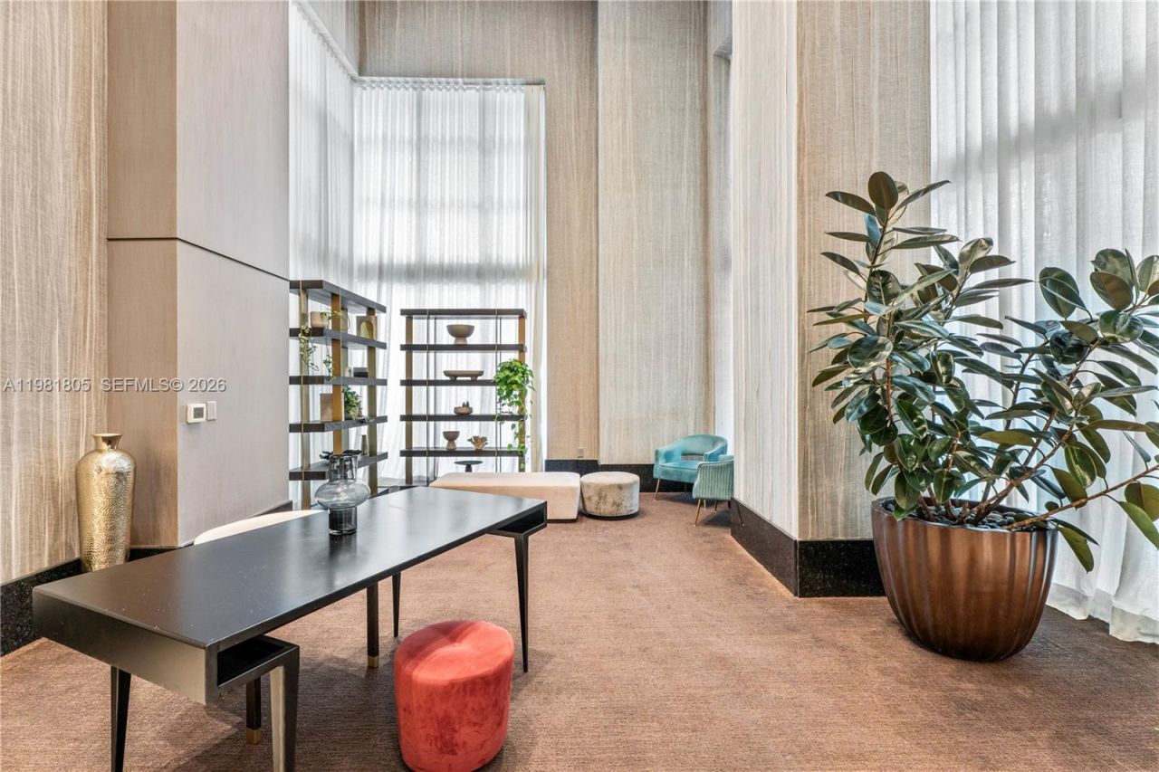 950 Brickell Bay Dr , Unit 4710, Miami, FL 33131 Photo