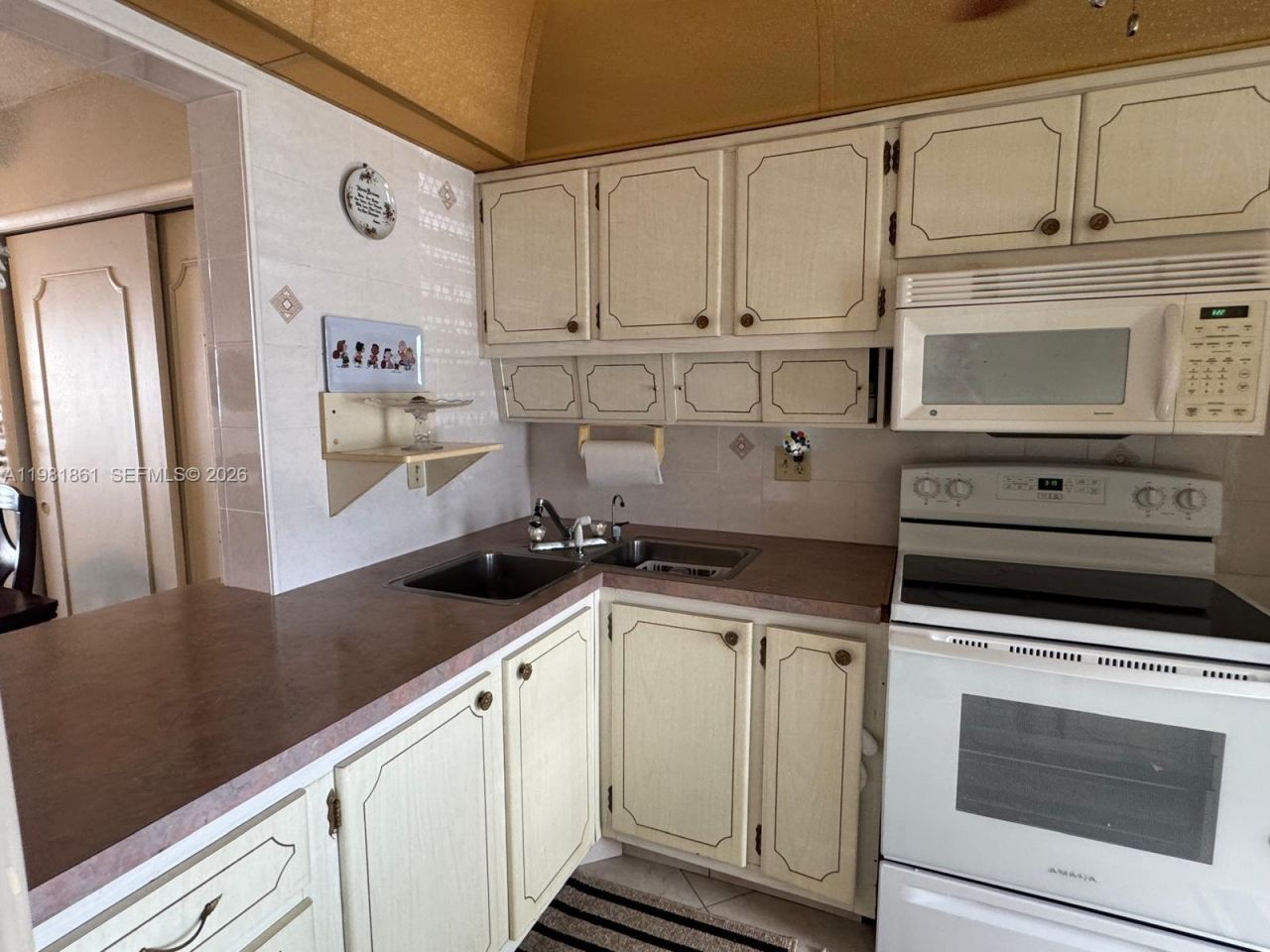 450 Paradise Isle Blvd , Unit 209, Hallandale Beach, FL 33009 Photo