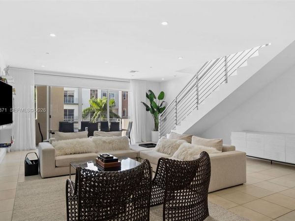 1034 NE 18th Ave , Unit 205, Fort Lauderdale, FL 33304