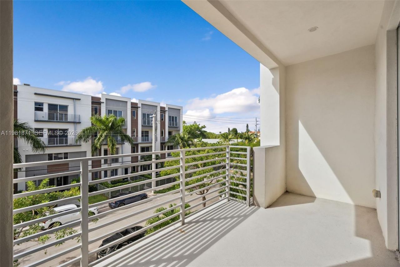 1034 NE 18th Ave , Unit 205, Fort Lauderdale, FL 33304 Photo