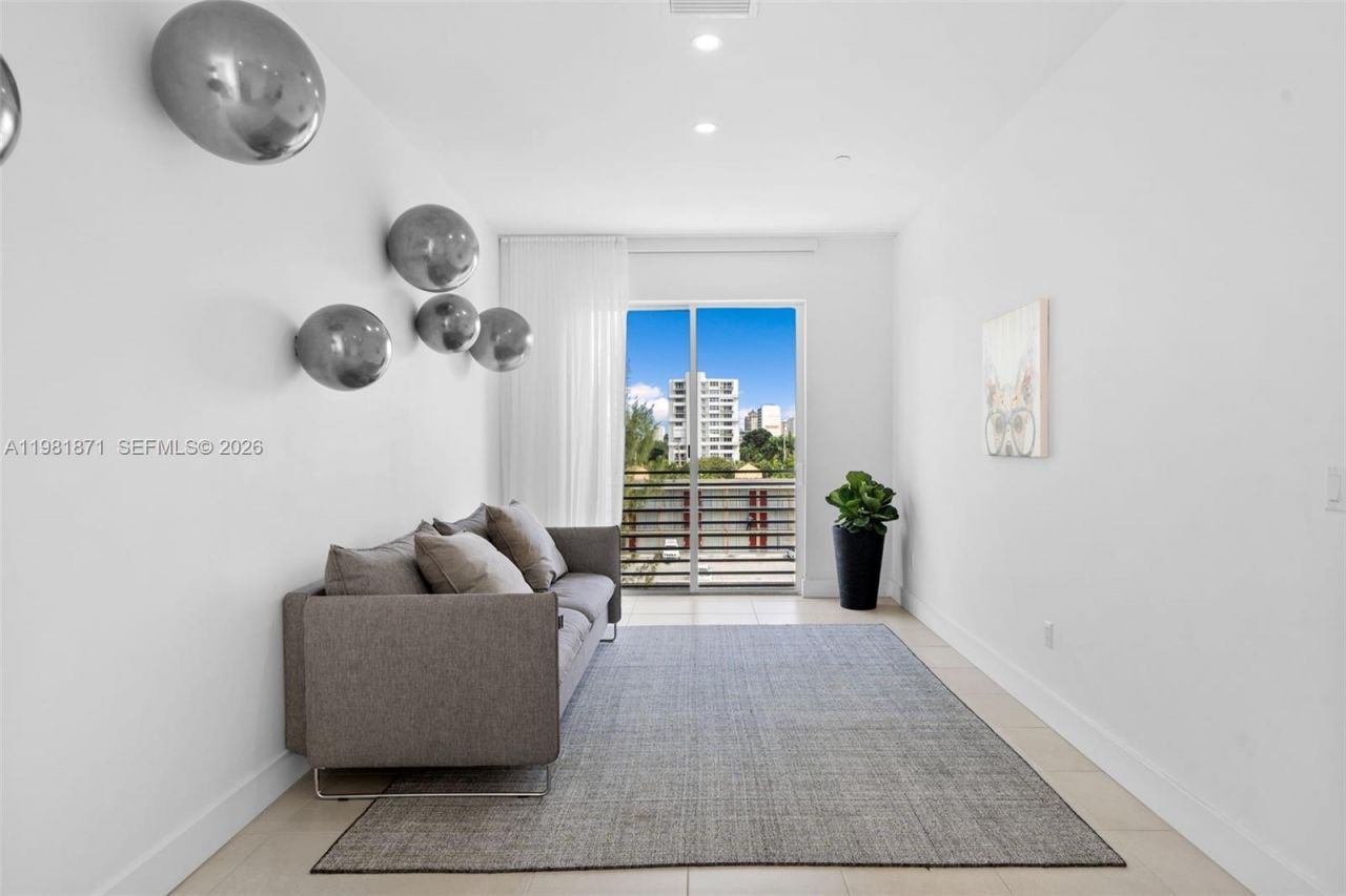 1034 NE 18th Ave , Unit 205, Fort Lauderdale, FL 33304 Photo